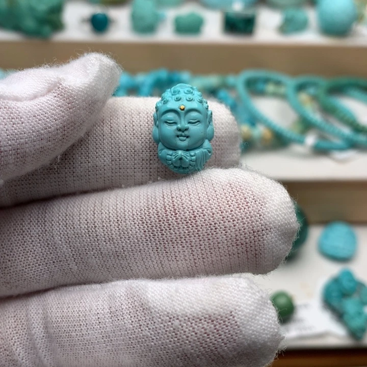 绿松石未镶嵌珠宝奇石