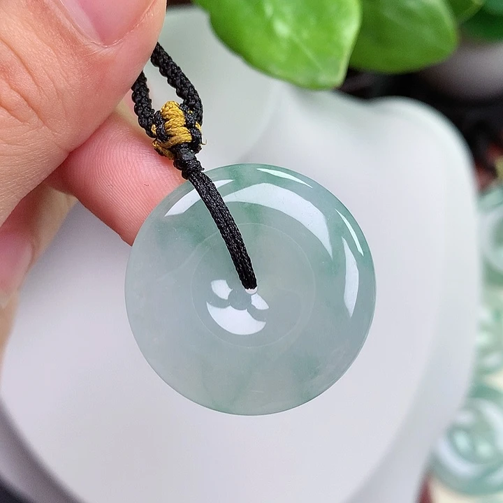 翡翠未镶嵌颈饰平安扣29x5.1mm