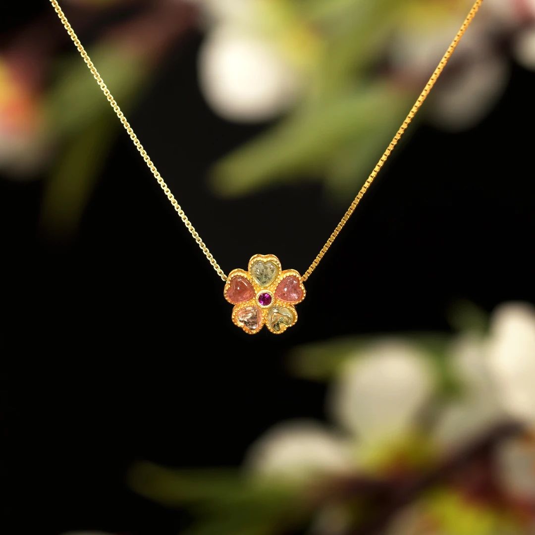 天然碧玺戒面镶嵌五福花吊坠款加S928链（正品 带证）多样性发其一）