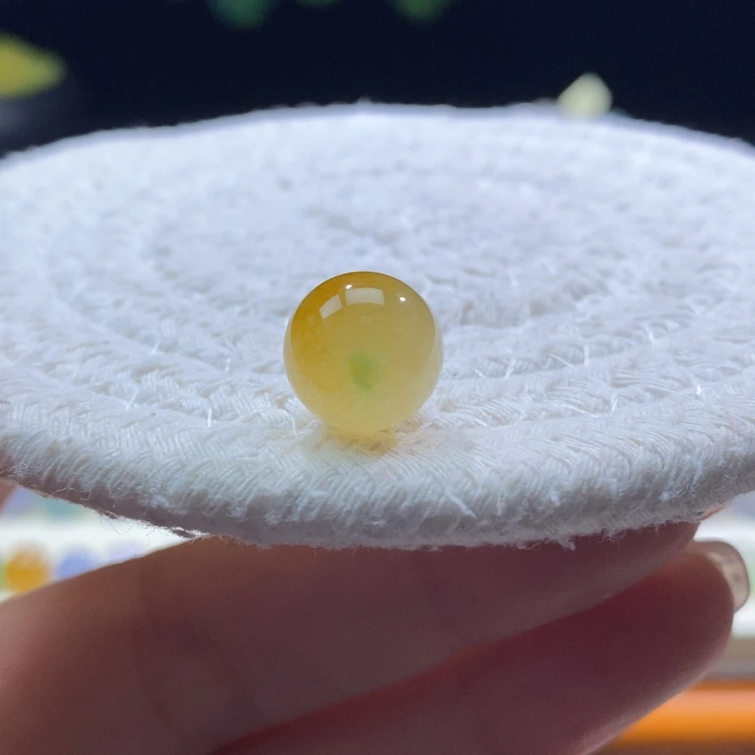 翡翠未镶嵌颈饰冰黄飘绿卡11.7mm
