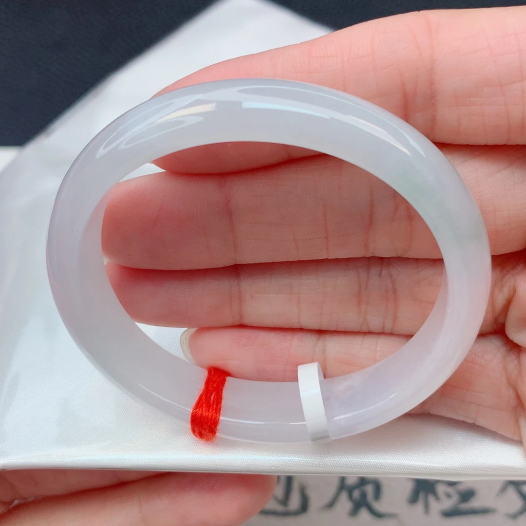 翡翠未镶嵌手镯51贵妃 白冰底飘绿