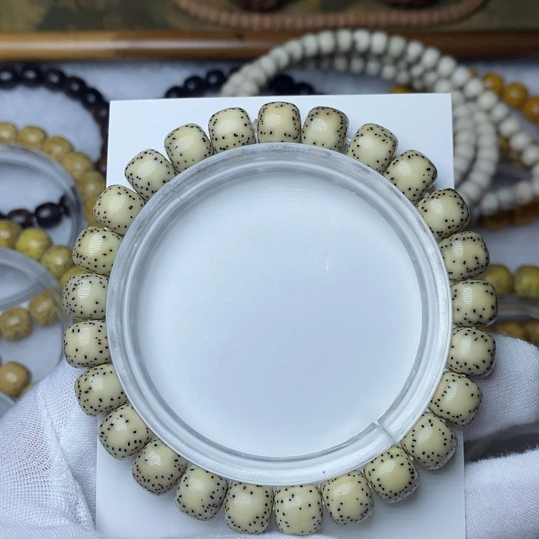 星月菩提手串98瓷白大留白火龙果