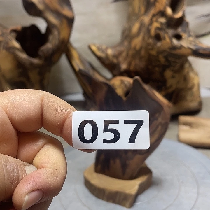 校***人木直播间木质摆件