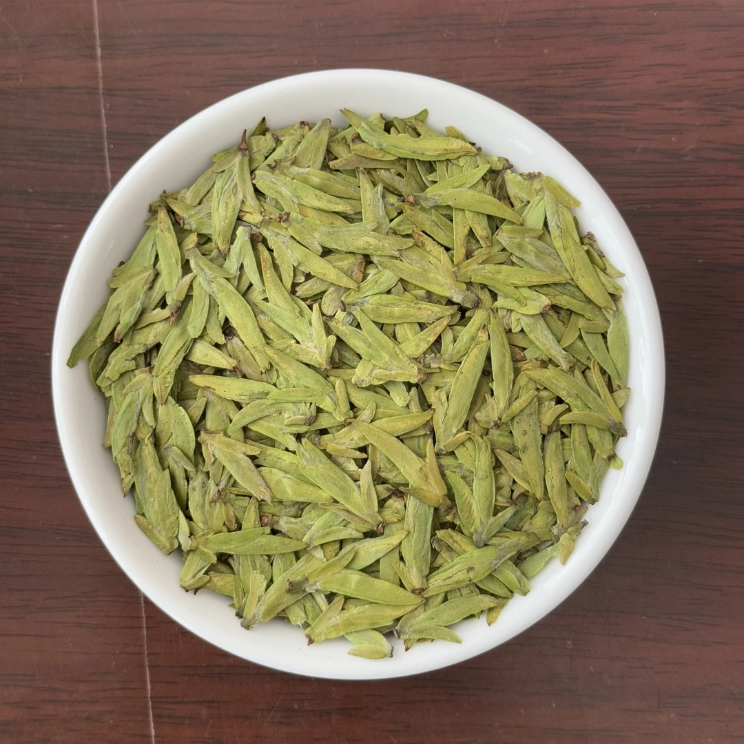 王大鹏 2025新茶乌牛早茶种绿茶开园头采黄绿板清香型125克罐装