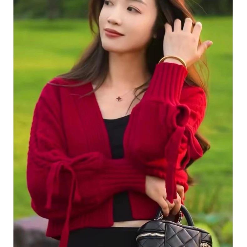 上衣女圆领V领红色灯笼袖短款毛针织衫显瘦气质洋气衣服女