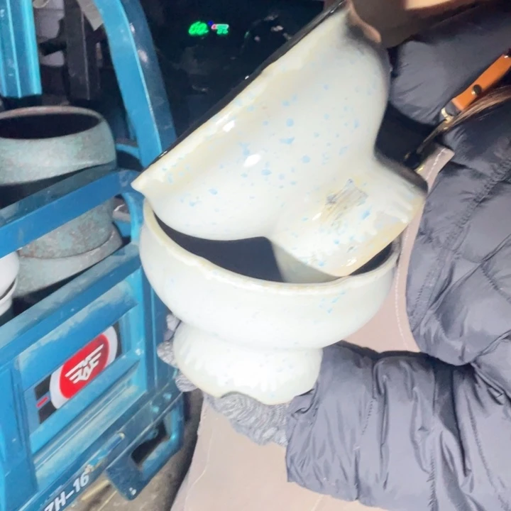 紫砂花盆口20高15瑕疵瑕疵