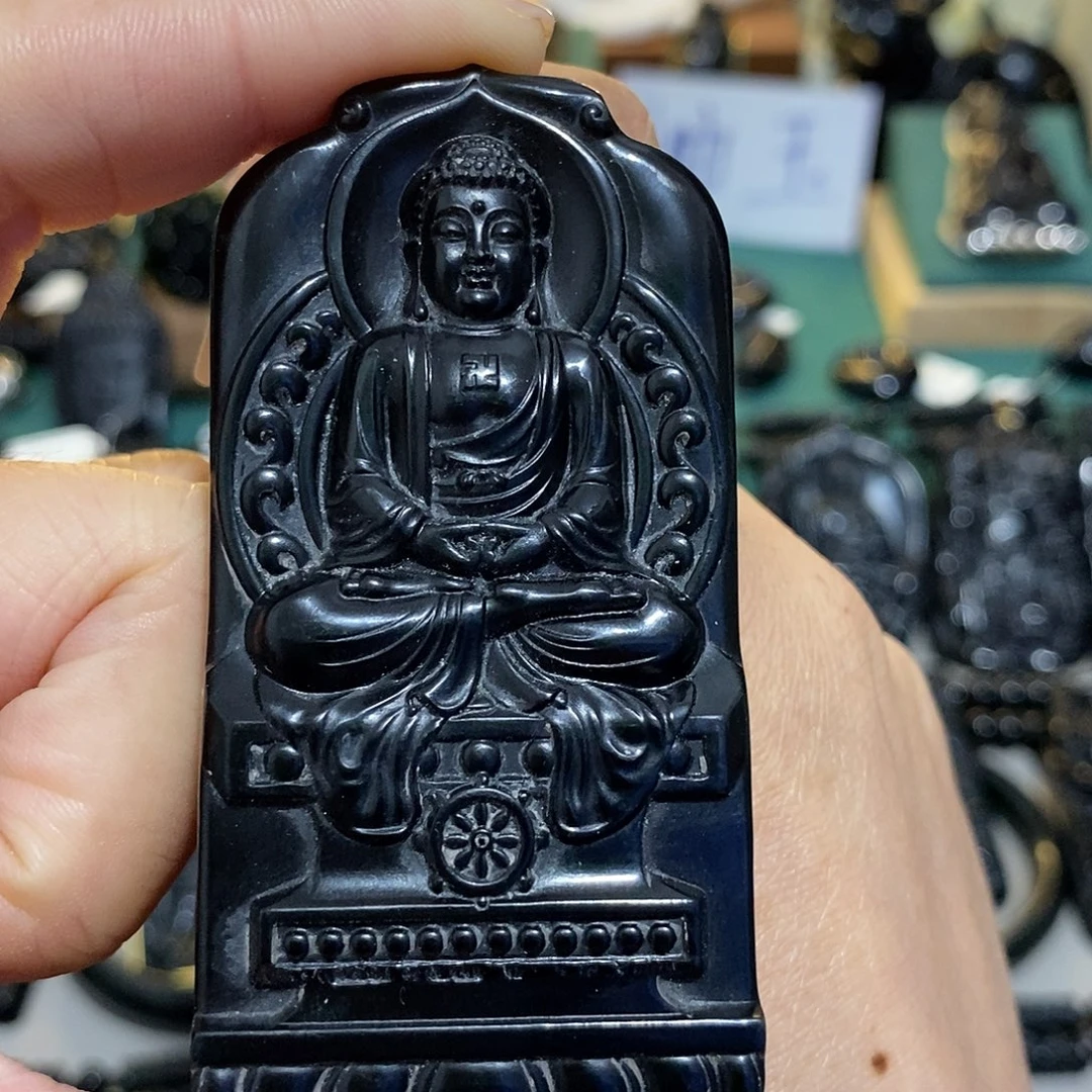 恩***绒蛇纹石玉未镶嵌颈饰