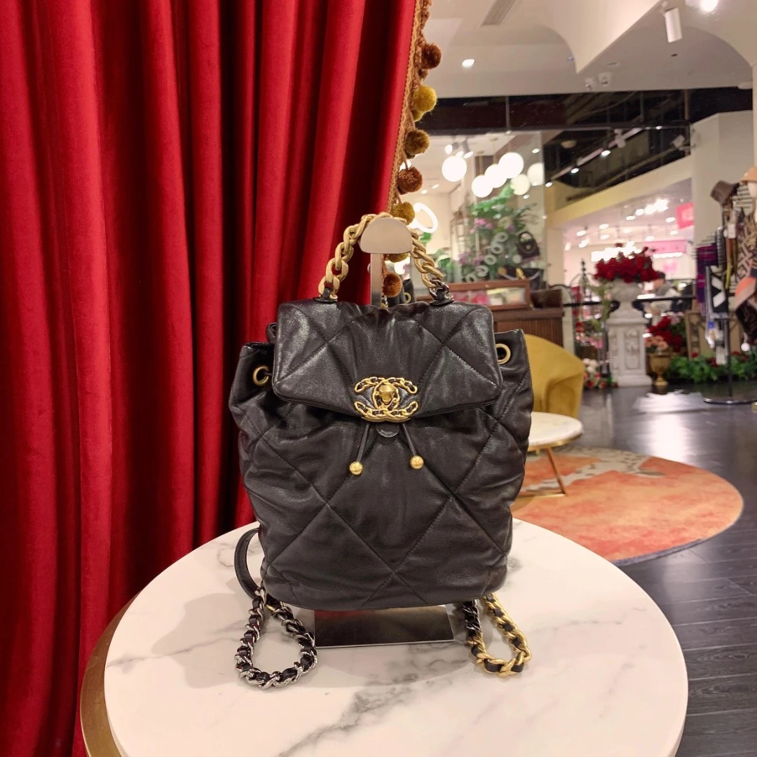 95新 Chanel/香奈儿 GGS24c19bag双肩包书包黑金羊芯片97477436