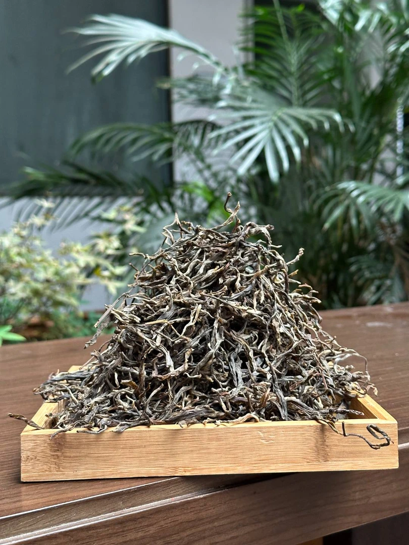 云南普洱茶生茶 25年 冰岛地界14号（散料）