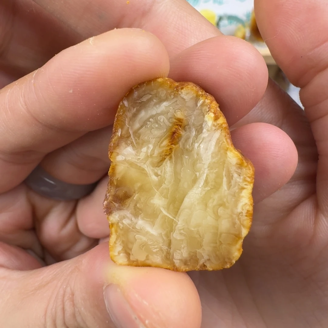 琥珀未镶嵌耳饰5.8克
