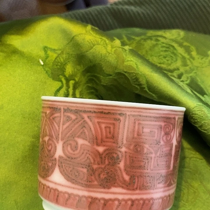 摆件釉里红瓷器小杯