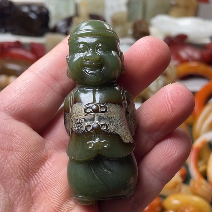 自***哥和田玉未镶嵌颈饰