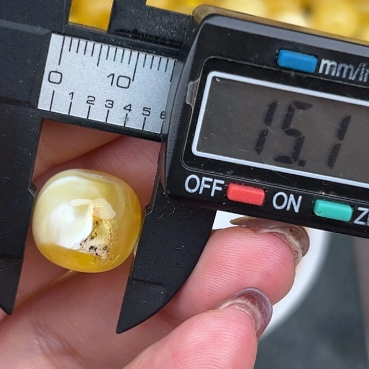 琥珀裸石未镶嵌微瑕1369