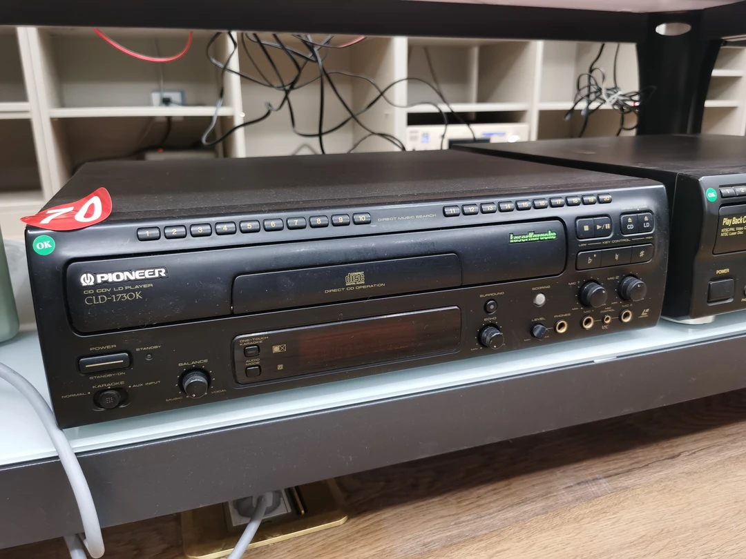 9新  先锋220大碟机