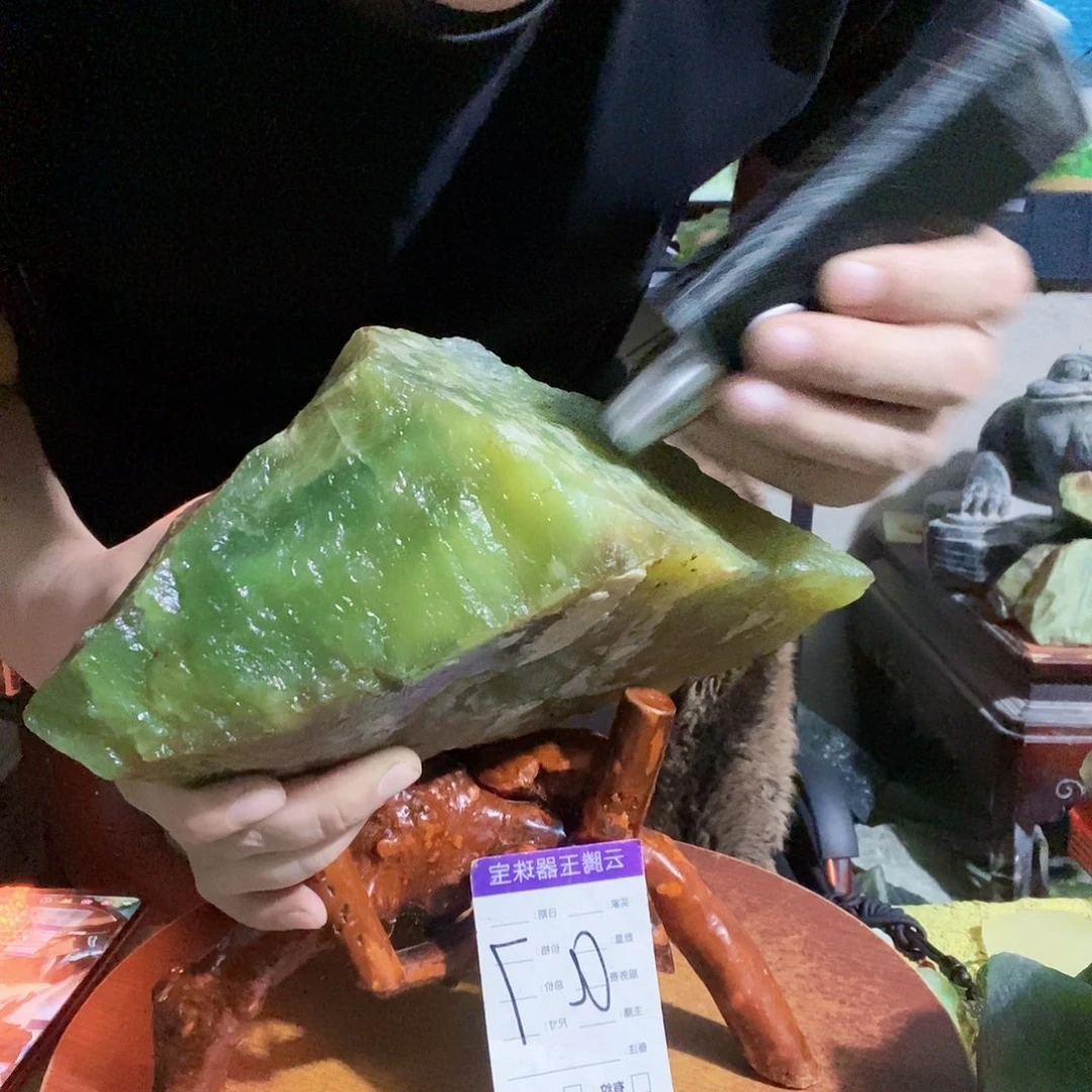 蛇纹石玉未镶嵌珠宝半成品