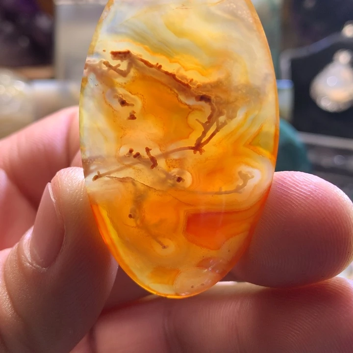 宇***扬玛瑙/玉髓未镶嵌颈饰