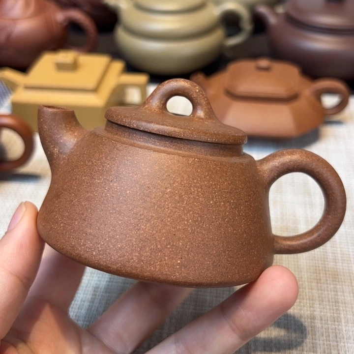 茶壶紫砂黑墩头，容量150毫升，全手