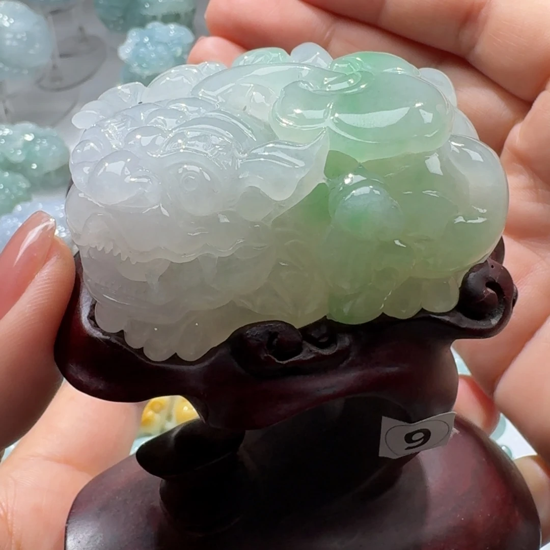 定制翡翠未镶嵌济****艺貔貅