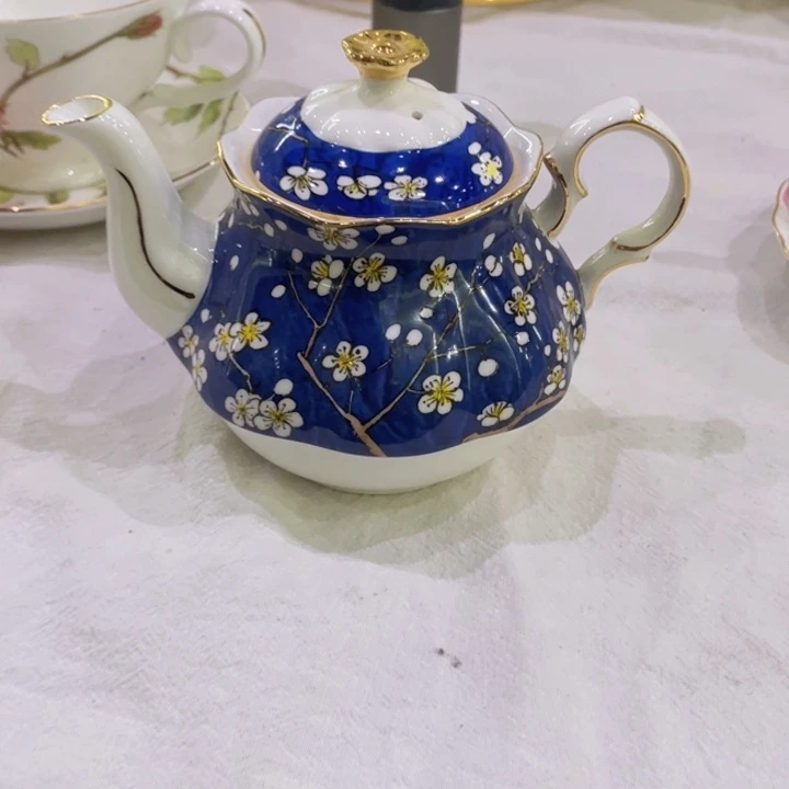 300ml骨瓷荼壶一个