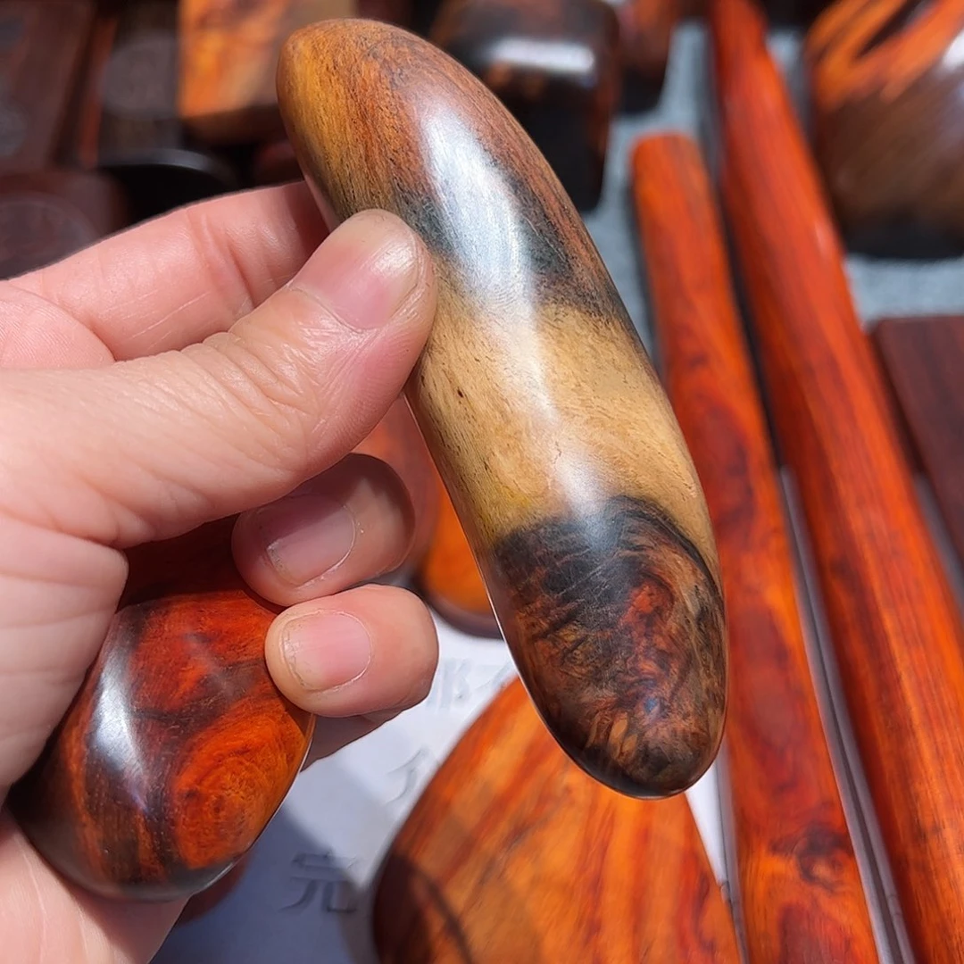 交趾黄檀（大红酸枝）世**源