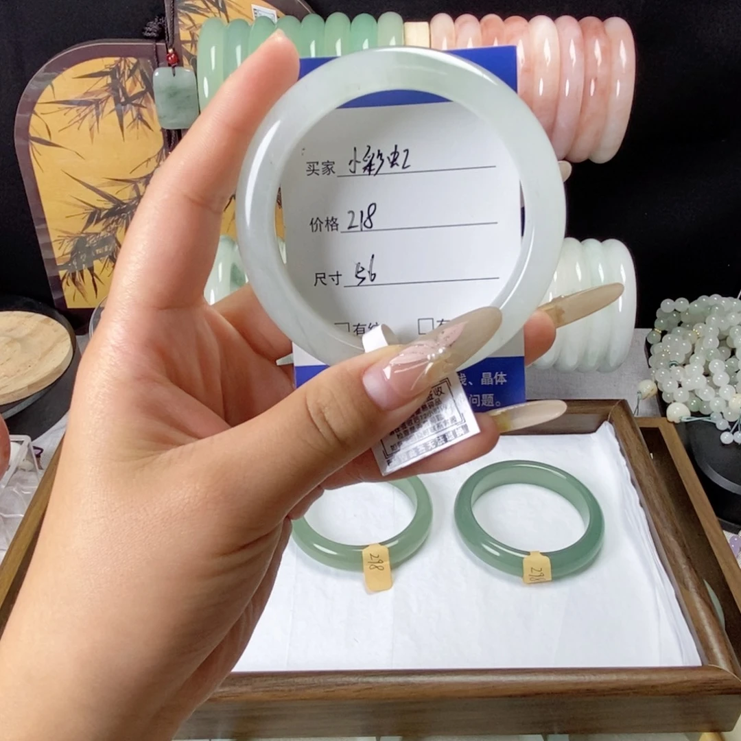 石英质玉未镶嵌手镯闪拍链接 一物一拍