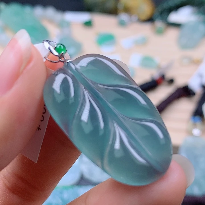 【闪购商品】翡翠颈饰18K金镶嵌没****的翡翠吊坠