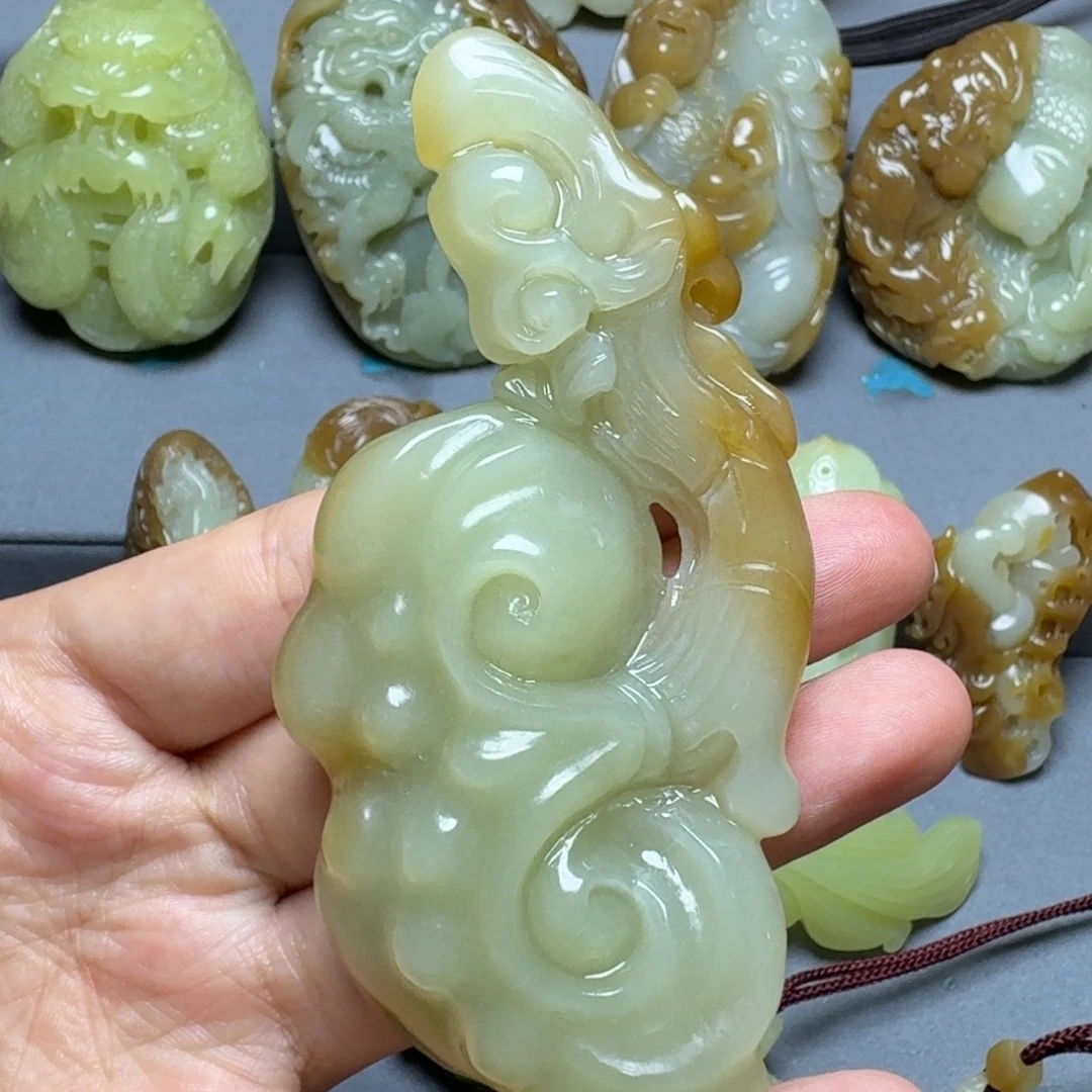 颈饰未镶嵌和田玉