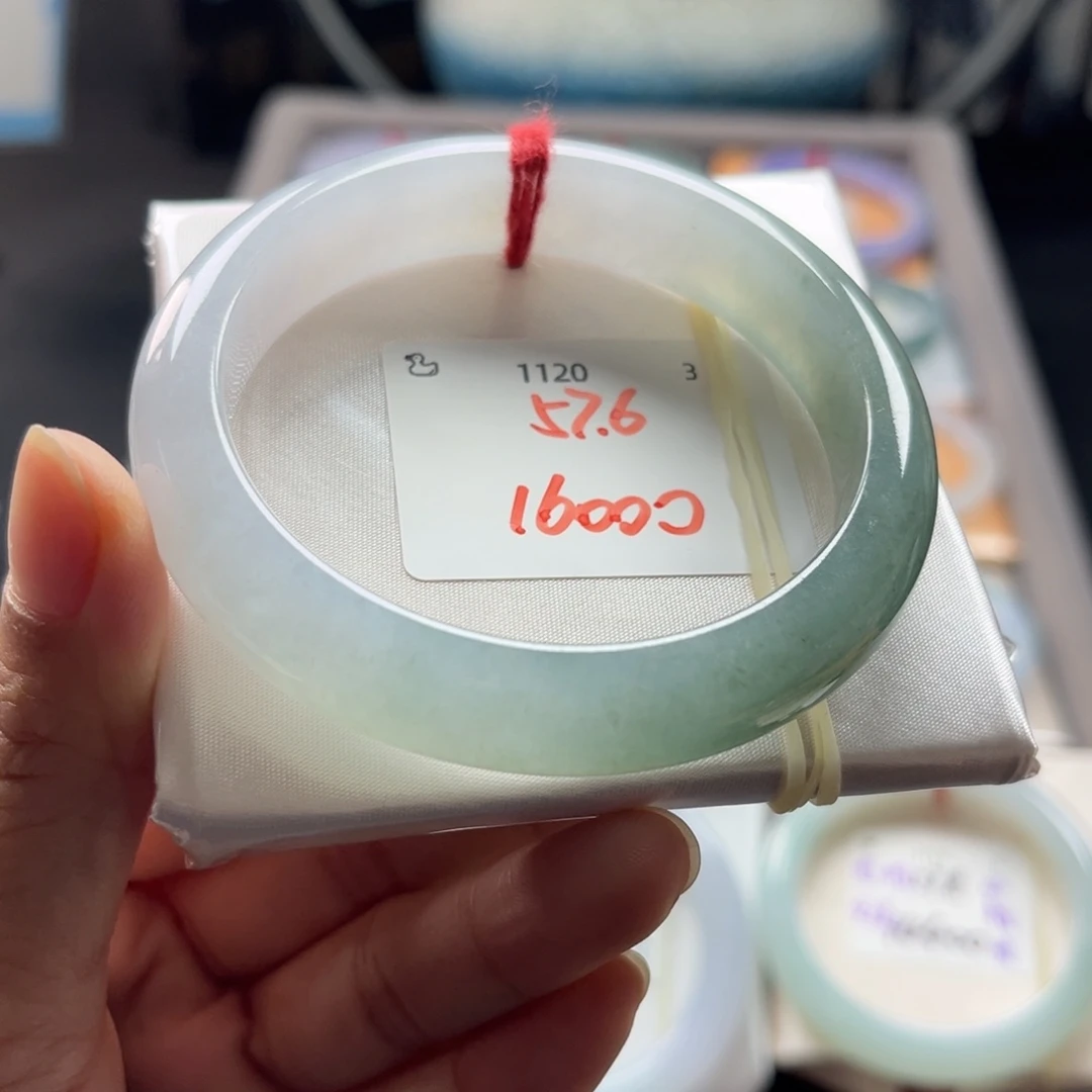 翡翠未镶嵌手镯57.6正圈