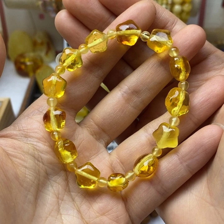 蜜蜡未镶嵌裸石瑕疵，内裂