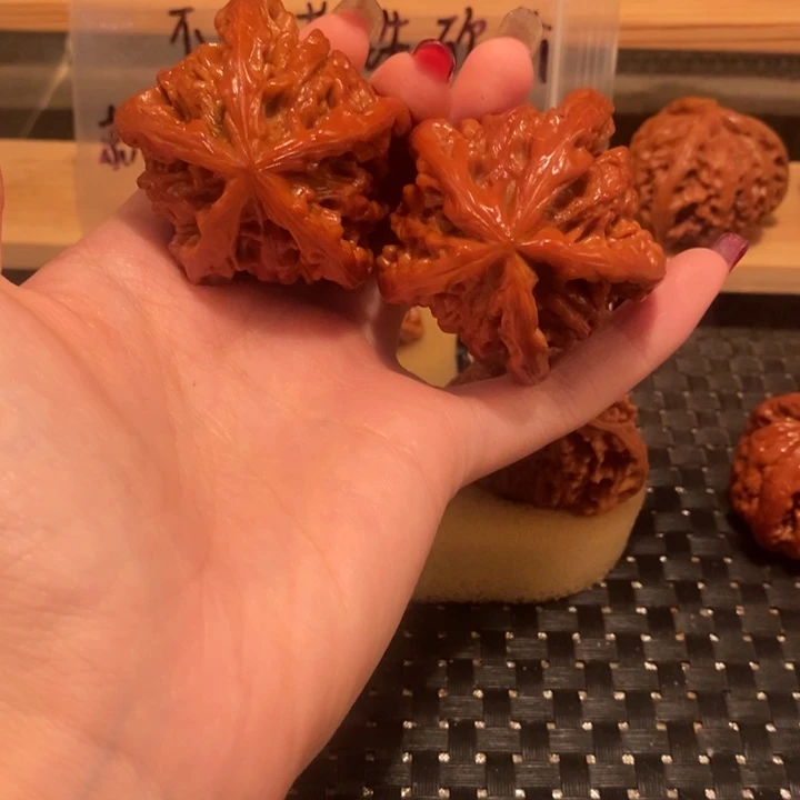 文玩核桃吊坠八****修核桃。五棱子。47.48