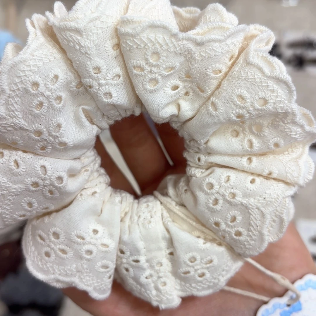 布艺非金属露思米白