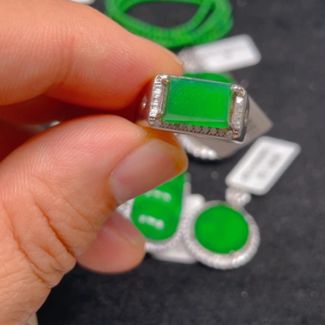 【闪购商品】翡翠银S925镶嵌颈饰戒指