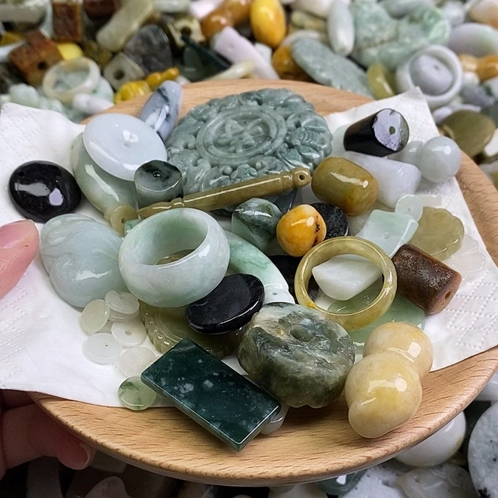 芙***叶翡翠未镶嵌颈饰天然翡翠15号