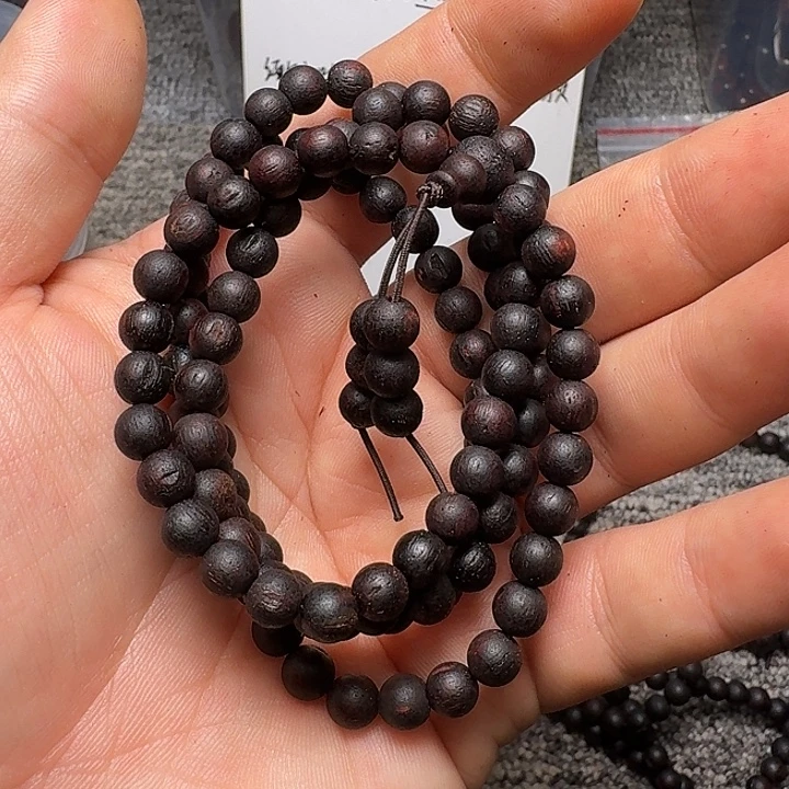 藤类降真香东枝紫红油满油0.6/108圆珠（虫漏）