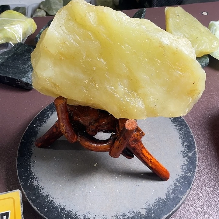 诚***信蛇纹石玉未镶嵌纯天然岫玉