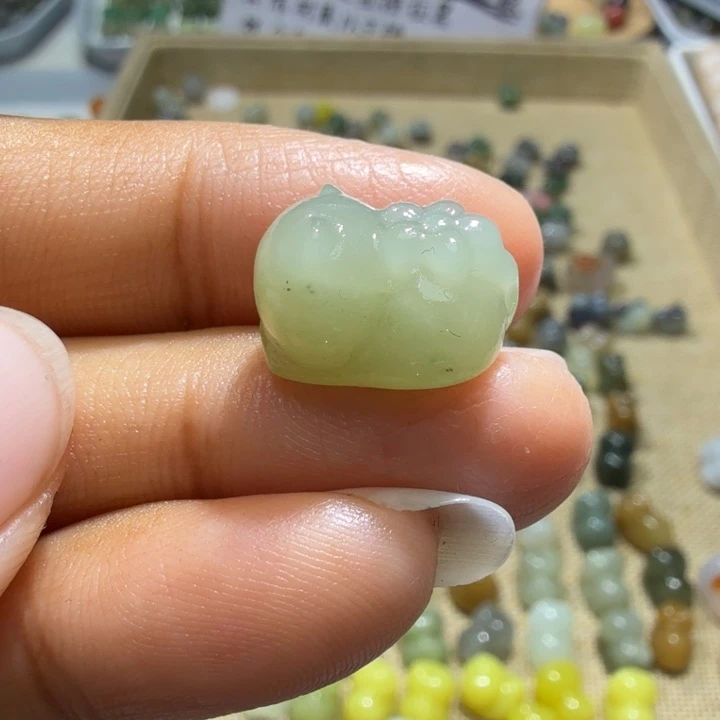 和田玉未镶嵌珠宝奇石