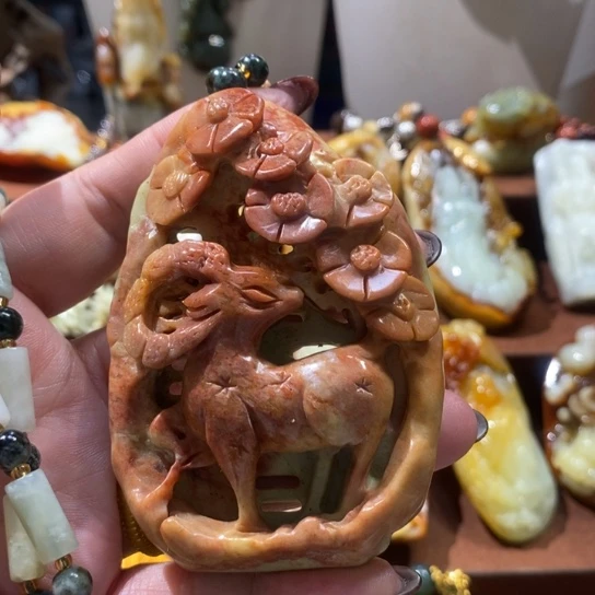 蛇纹石玉未镶嵌颈饰