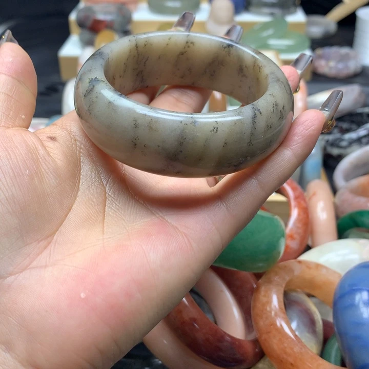 未镶嵌手镯石英质玉?****?