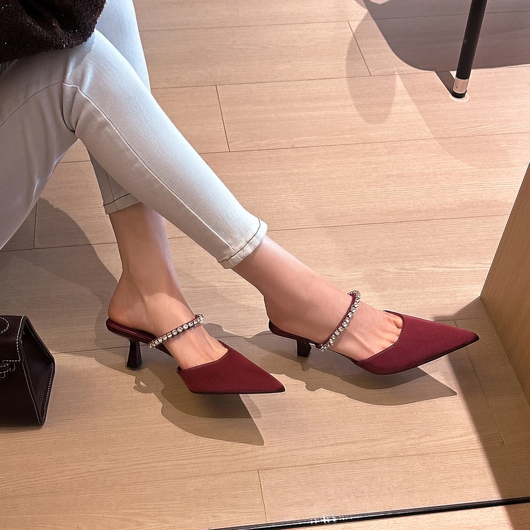 高级感小众尖头高跟单鞋2025新款法式水钻链条包头半拖细跟凉鞋