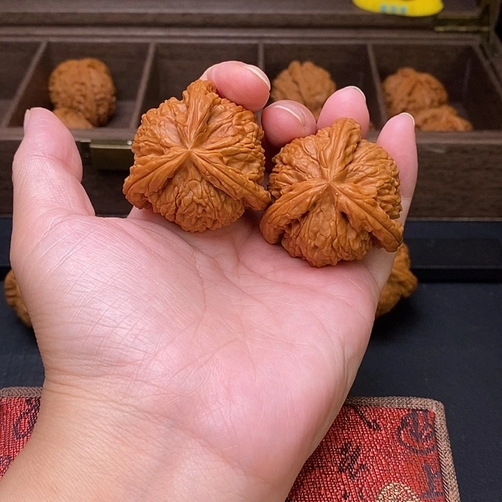 不***啾把件文玩核桃白奔