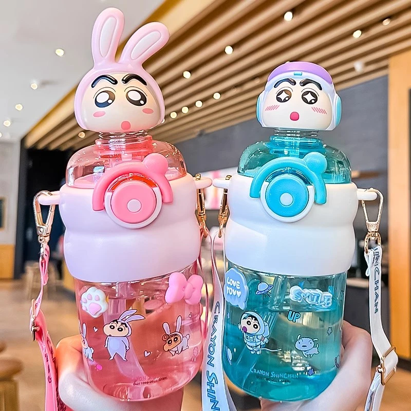 儿童蜡笔小新水杯上学专用夏天大容量tritan女孩便携斜跨吸管杯子