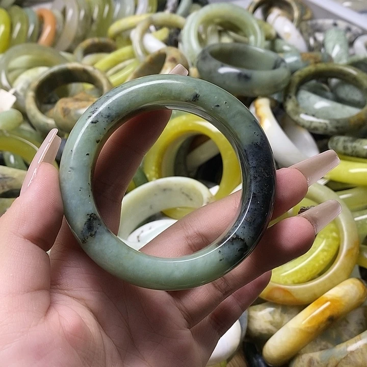 蛇纹石玉未镶嵌手镯