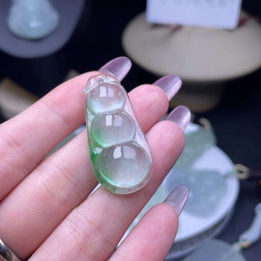 颈饰未镶嵌翡翠吊坠