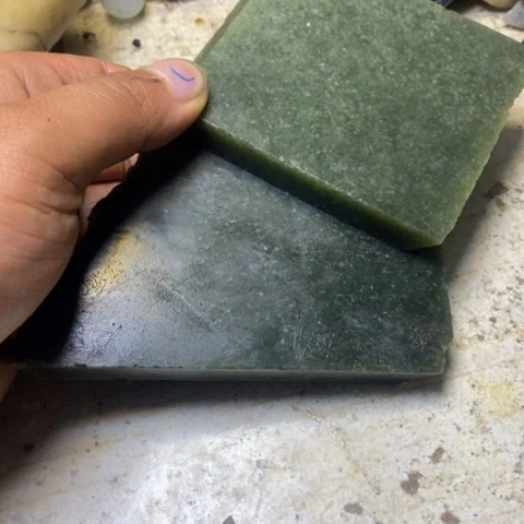 透闪石质玉未镶嵌珠宝半成品打****猫