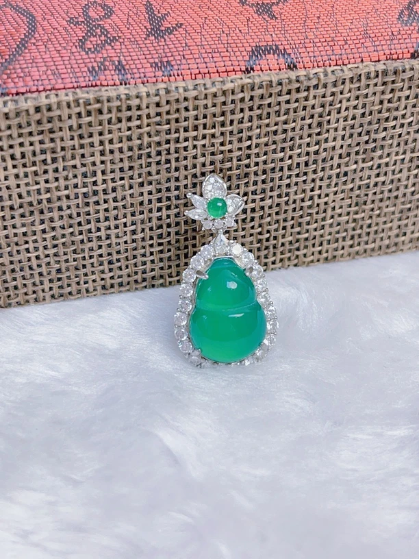 天然绿玉髓葫芦吊坠 925银镶嵌