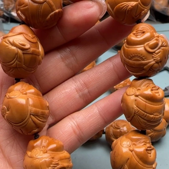 吊坠桃核橄榄雕工艺品