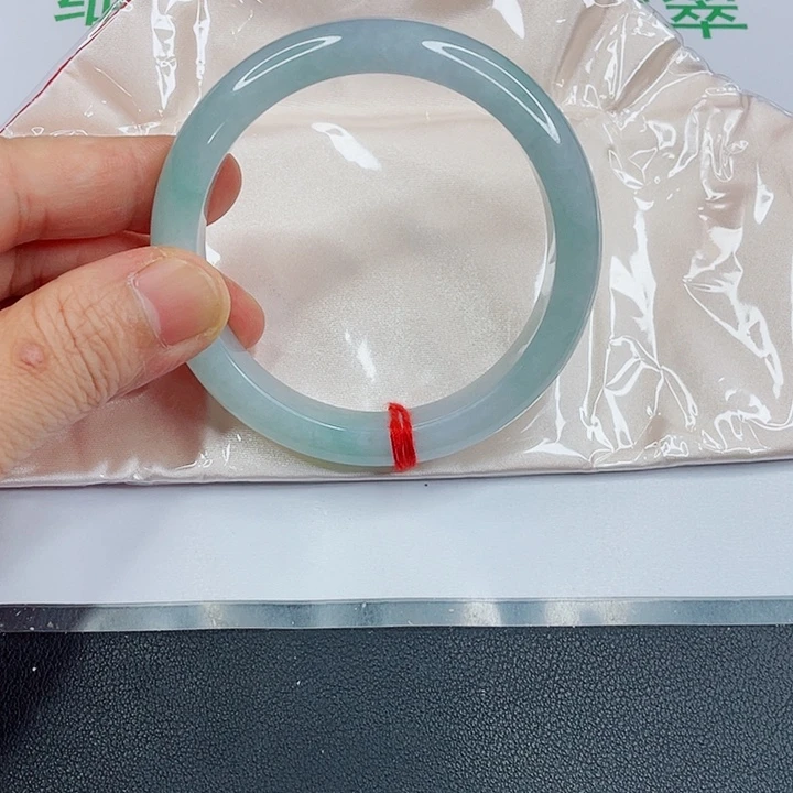 一***迪未镶嵌手镯翡翠翡翠手镯
