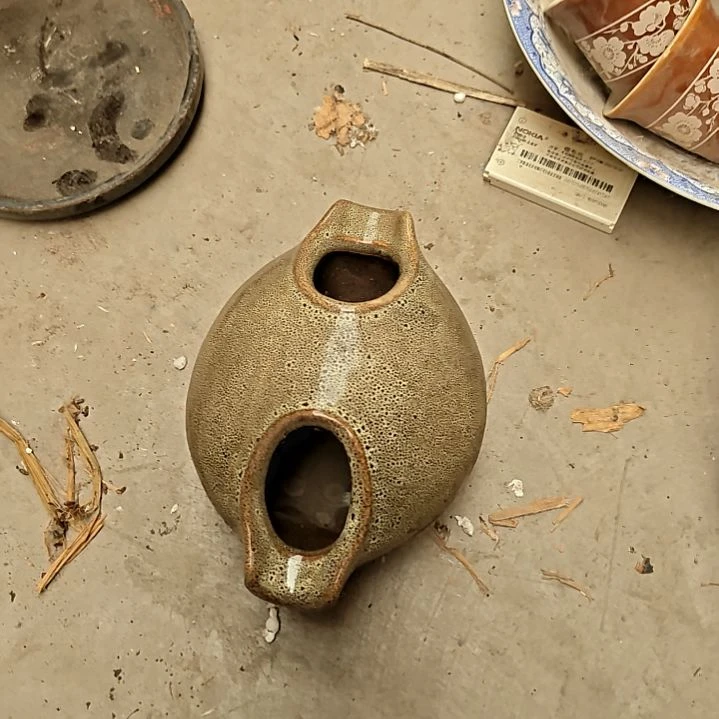 瓷片陶瓷盘子碗啥都有