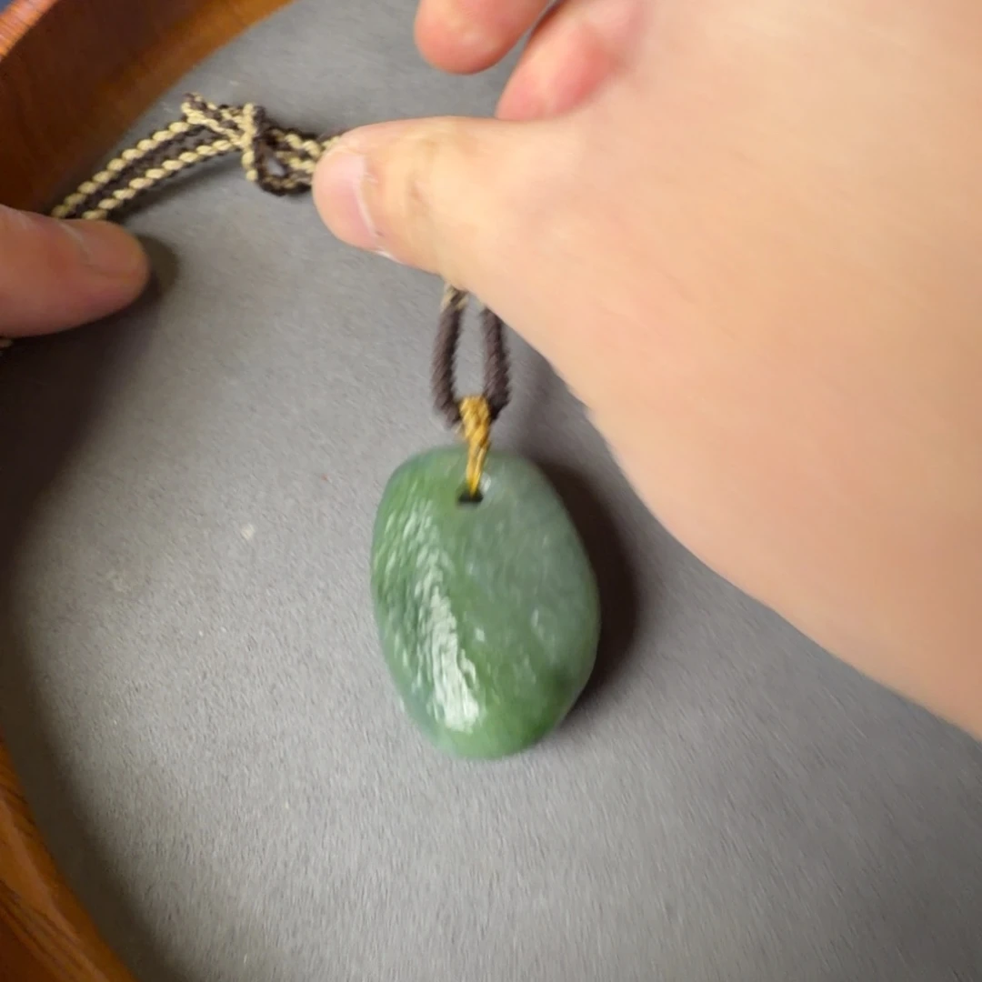 和田玉未镶嵌把件