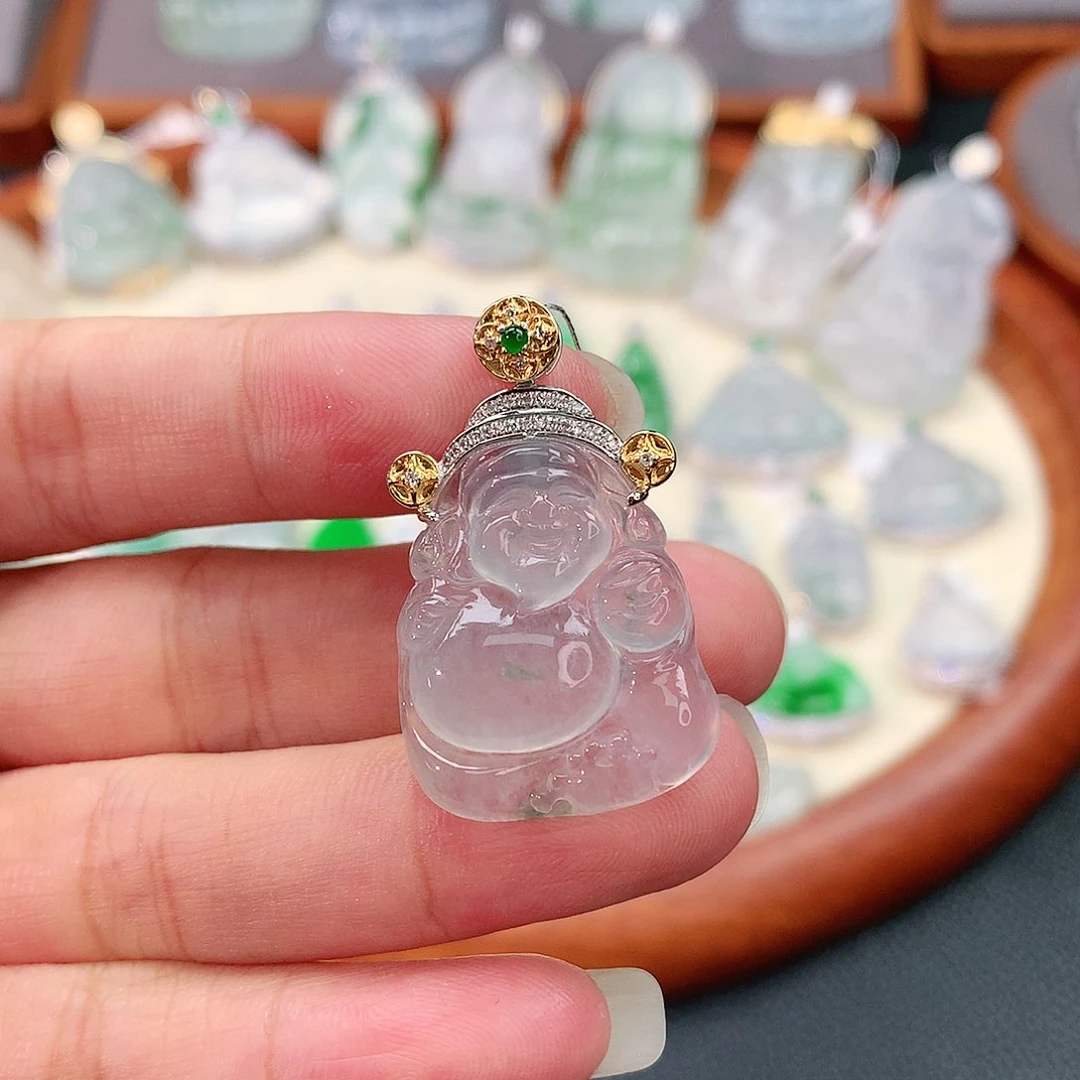 颈饰18K金镶嵌翡翠财神爷